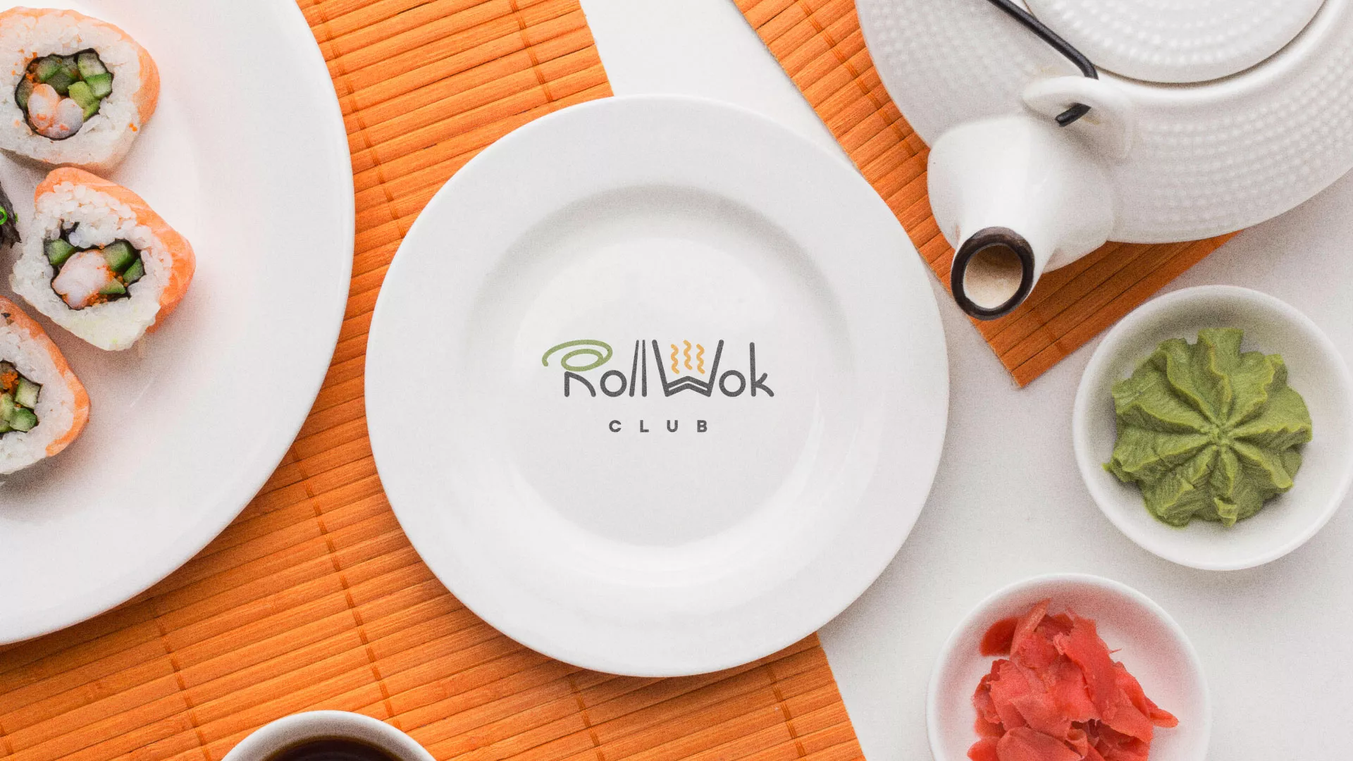 Разработка логотипа и фирменного стиля суши-бара «Roll Wok Club» в Мамадыше